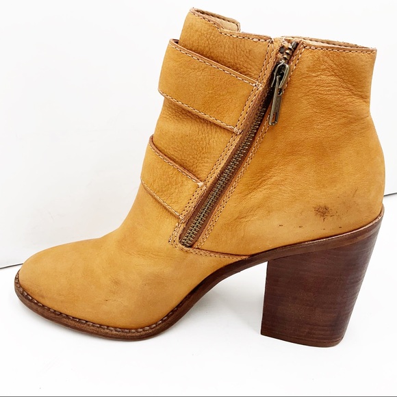 {Steve Madden}Trevur Double Buckle Ankle Boots - Picture 4 of 16